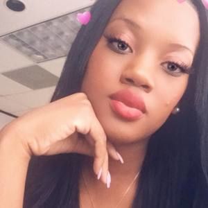 Meet your Posher, Monique